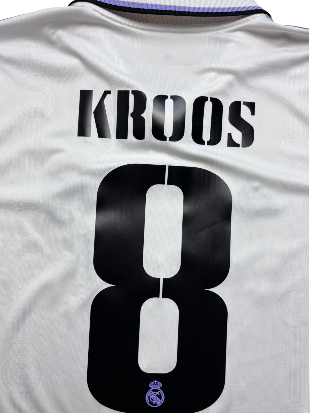 Real Madrid 2022-23 Heimtrikot Kroos 8 Gr. XL – Bild 3