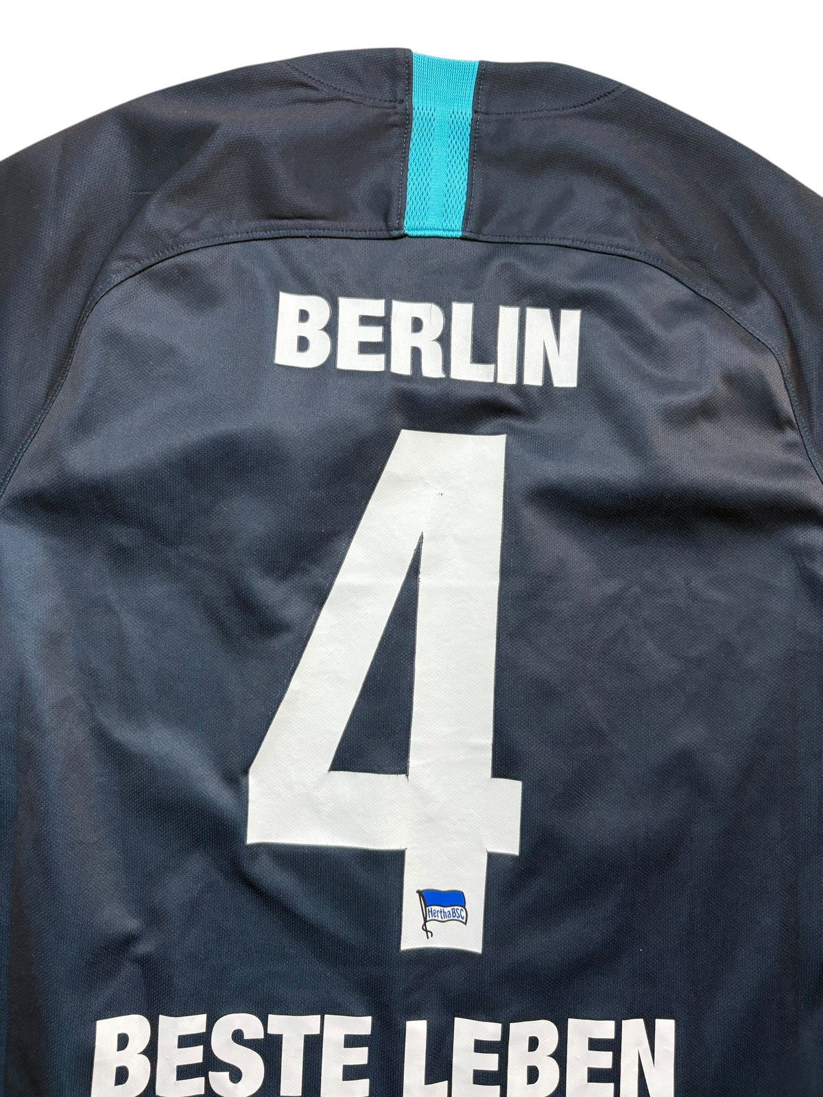 Nike Hertha BSC Berlin 2018-19 Auswärts-Trikot Gr. M Nr. 4 – Bild 6