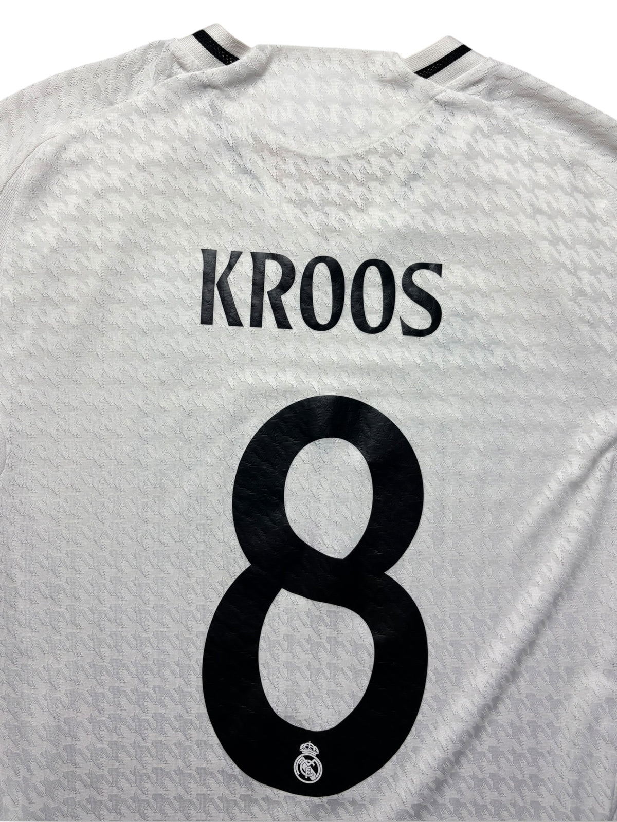 Real Madrid 2024-25 Heimtrikot Kroos 8 Spielerversion Gr. L – Bild 4