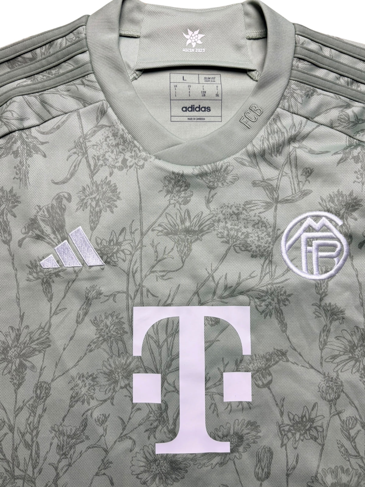 FC Bayern München 2023-24 Oktoberfest-Trikot Sane 10 Gr. L – Bild 4